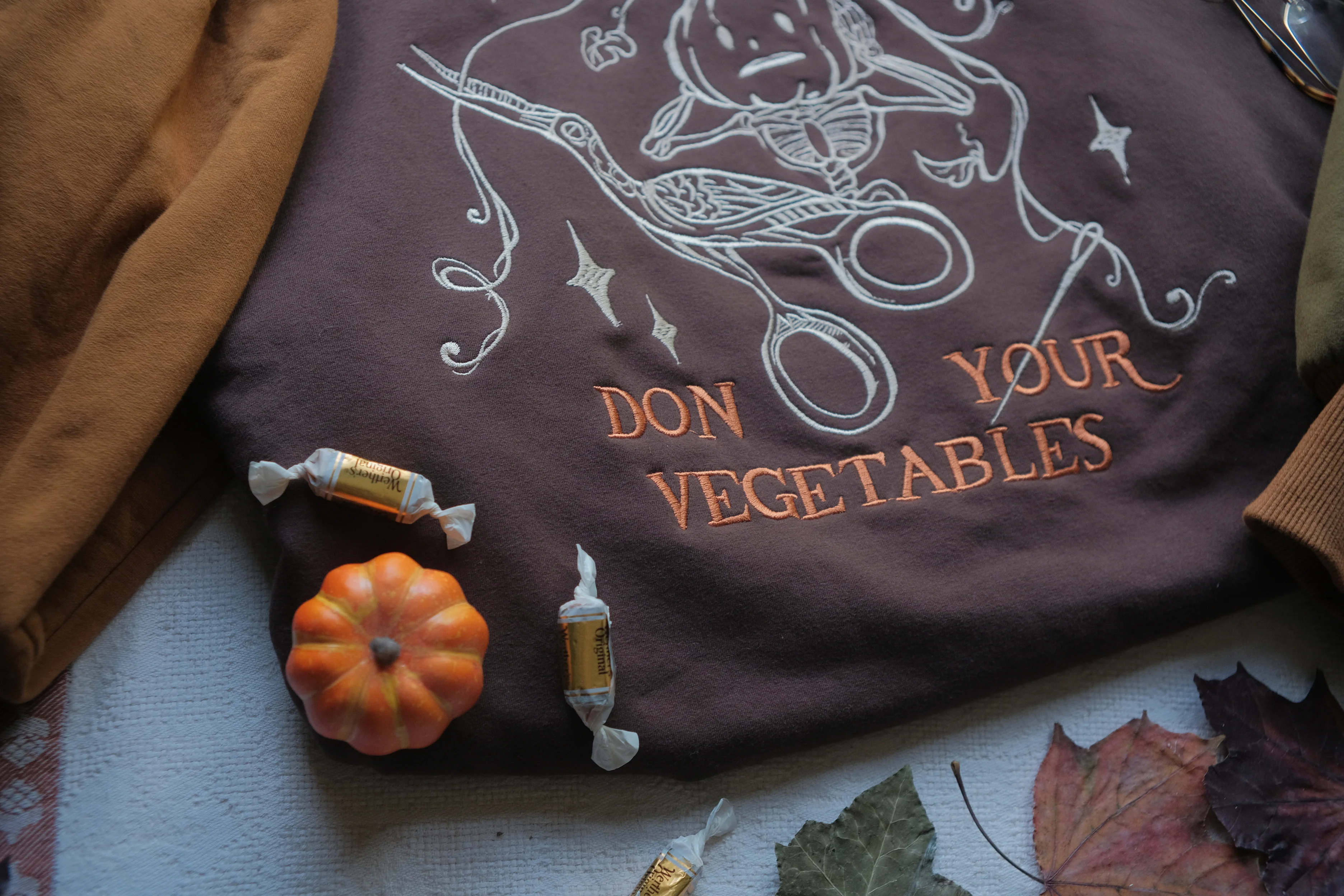 Don your Vegetables Crewneck // Oak Tree - Image 7