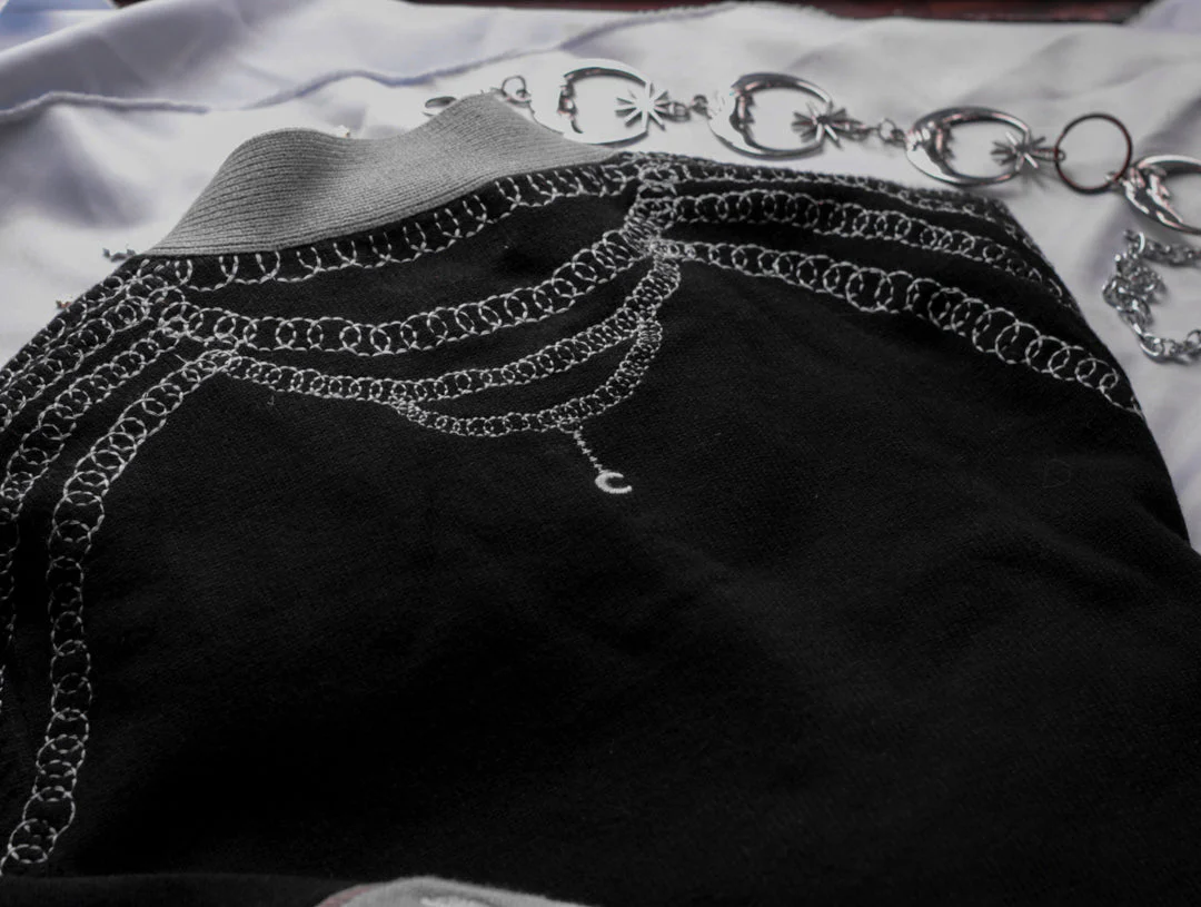 Knight in Cozy Armour Cardigan // The Raven Knight - Image 15